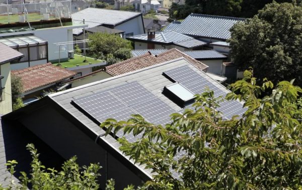 Lắp đặt pin mặt trời cho các ngôi nhà xây mới tại Tokyo từ năm 2025 