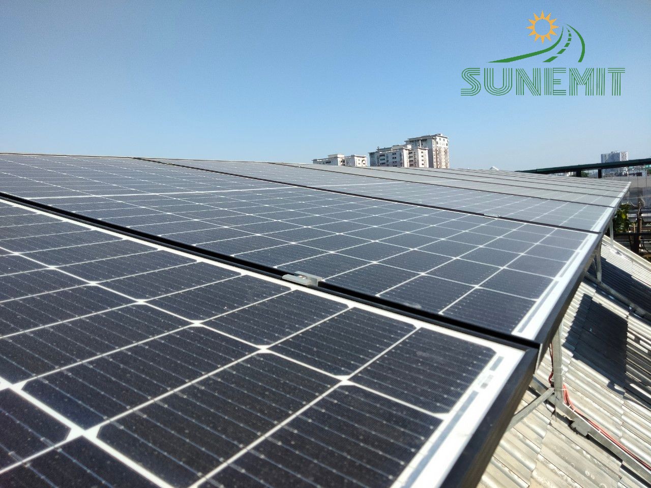 Lắp tủ điện năng lượng mặt trời trong hệ thống điện mặt trời