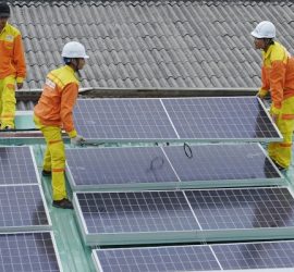 Giá hệ thống năng lượng mặt trời giảm 87% trong 10 năm qua đã thúc đẩy ngành năng lượng tái tạo phát triển mạnh mẽ