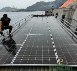 Hệ thống điện mặt trời 8kw có lưu 10 số điện sử dụng cho Tàu du lịch Hòa Bình