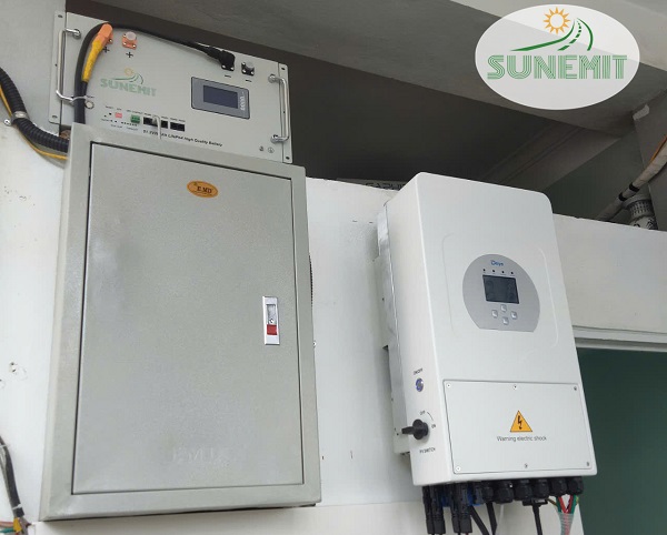 hệ thống điện mặt trời Hybrid có tính năng EPS