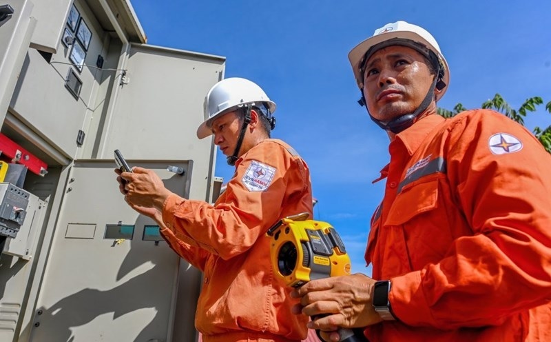 Biểu giá điện 2 thành phần là gì? – Vì sao nên cân nhắc lắp điện mặt trời?