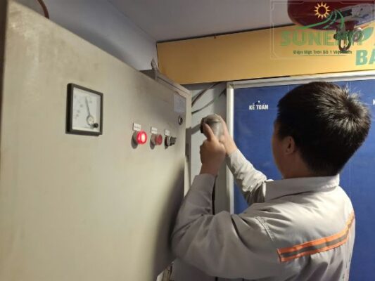 ÔNG TRỜI KHÔNG CHỈ Ở TRÊN CAO – MÀ CÒN CÓ NGAY… TRÊN MÁI NHÀ PHỐ AN DƯƠNG
